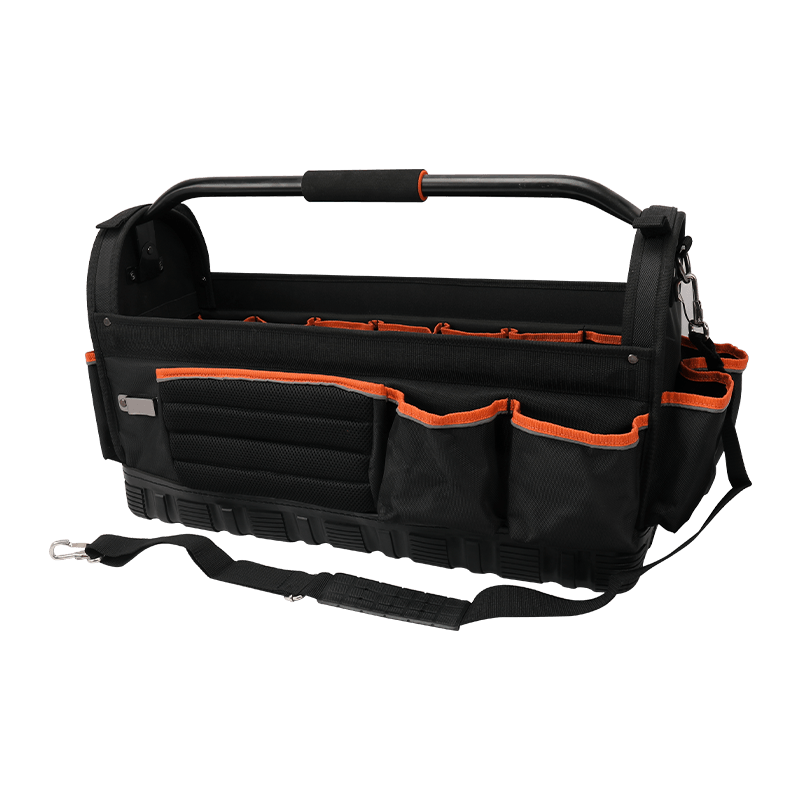 24' WERKZEUGTASCHE MIT DREHBAREM STAHLGRIFF MIT WASSERDICHTEM, HOCHLEISTUNGSFÄHIGEM, RUTSCHFESTEM BODEN, SERIE 600, SCHWARZ/ORANGE UND REFLEXSTREIFEN JKB-04518-24