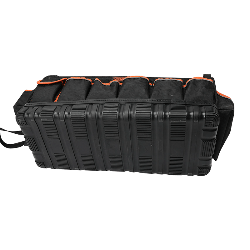 24' WERKZEUGTASCHE MIT DREHBAREM STAHLGRIFF MIT WASSERDICHTEM, HOCHLEISTUNGSFÄHIGEM, RUTSCHFESTEM BODEN, SERIE 600, SCHWARZ/ORANGE UND REFLEXSTREIFEN JKB-04518-24